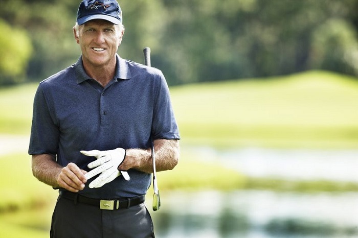 Sự nghiệp thi đấu golf chuyên nghiệp của Norman chính thức bắt đầu vào năm 1975