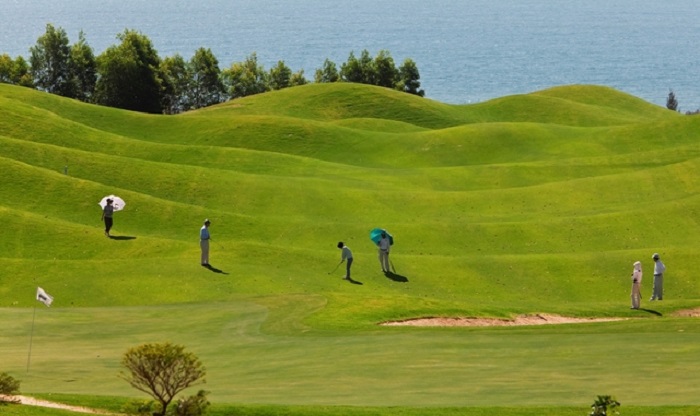 Việt Nam có khí hậu thích hợp cho chơi golf quanh năm