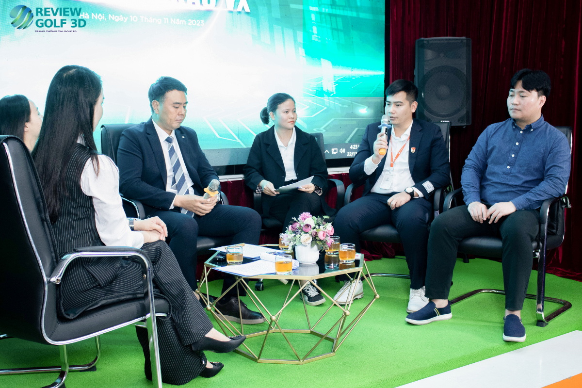 CEO Tuấn Anh chia sẻ tại tọa đàm phát triển mô hình kinh doanh golf 3D tại Việt Nam